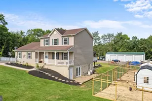 927 Persimmon Ln, Shepherdstown, WV 25443 - Photo 1