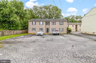 425 E 1st Ave, Charles Town, WV 25414 - Photo 1