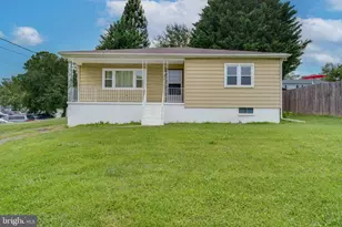 995 N Mildred St, Ranson, WV 25438 - Photo 1