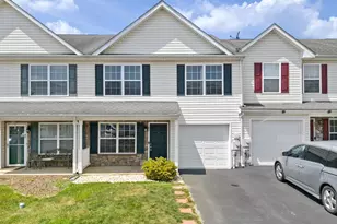 92 Fuzzy Tail Dr, Ranson, WV 25438 - Photo 1