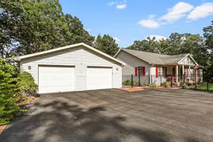 10 Winnipeg Ln, Hedgesville, WV 25427 - Photo 1