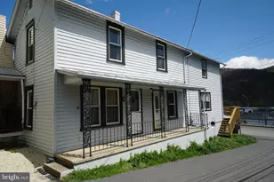 18 Spruce St, Franklin, WV 26807 - Photo 1