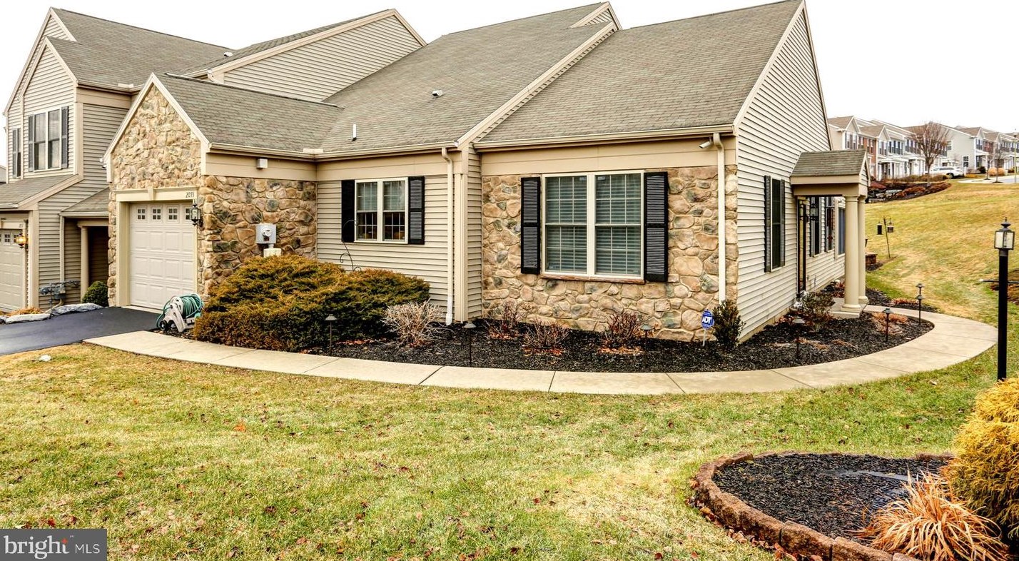 2055 Deer Run Dr, Hummelstown, PA 17036 MLS 1000104342 Coldwell Banker