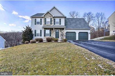60 Burberry Ln, Mount Wolf, PA 17347 - MLS 1003029887 - Coldwell Banker