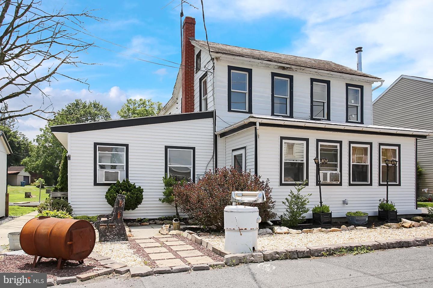 7 W Hunter St, Lyon Station, PA 19536 MLS PABK2001484 Coldwell Banker