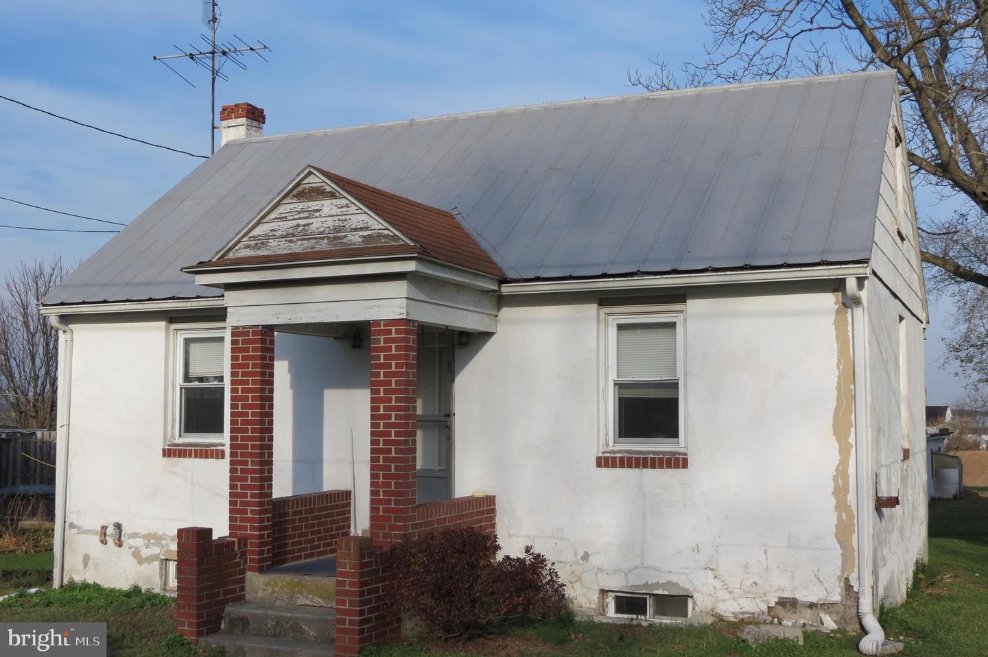 Kutztown Storage Dandk Organizer