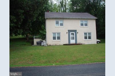 103 S Ironstone Dr 1st Floor Boyertown Pa 19512 Mls Pabk371916 Coldwell Banker