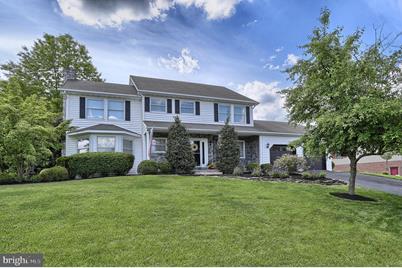 302 Yorkshire Dr Harrisburg Pa 17111 Mls Pada110478 Coldwell