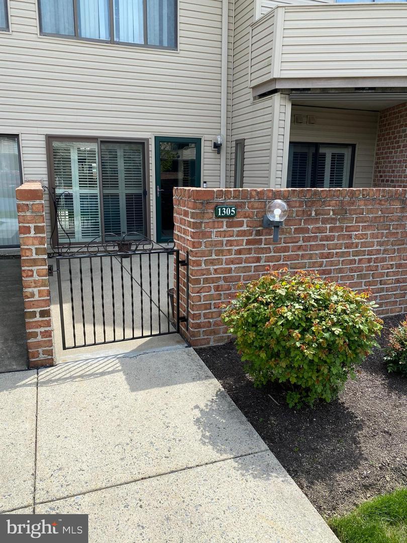 1305 Cherrington Dr, Harrisburg, PA 17110 MLS PADA132604 Coldwell