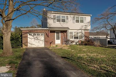 744 Hansom Dr Lancaster Pa 17603 Mls Pala126308 Coldwell Banker