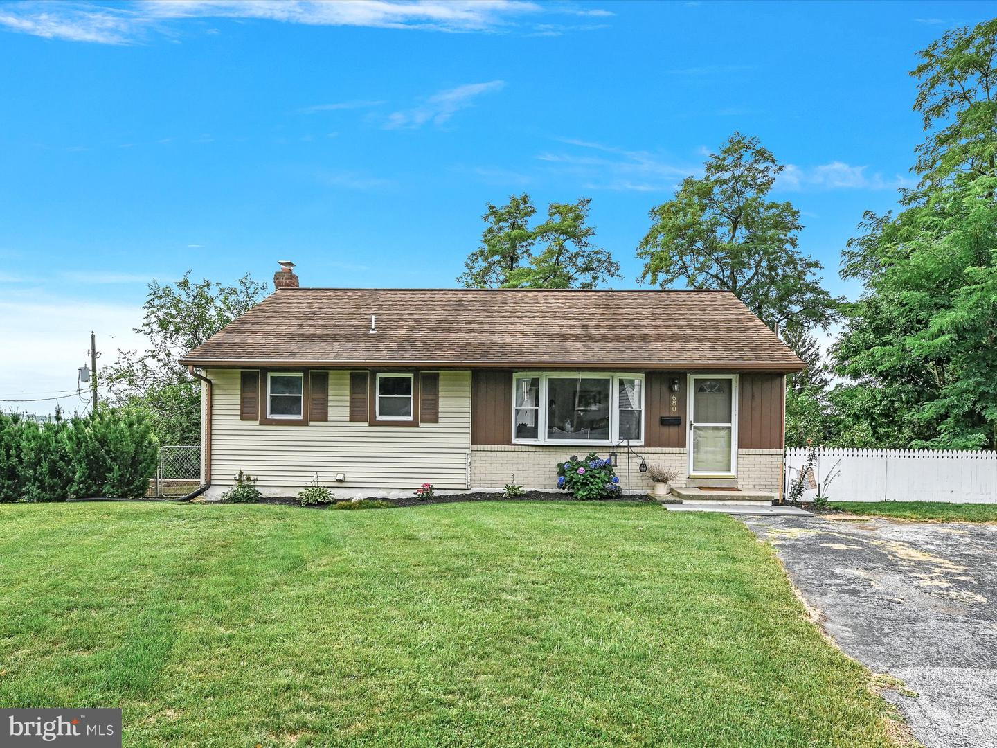 680 N Mt Joy St, Elizabethtown, PA 17022 MLS PALA2002926 Coldwell