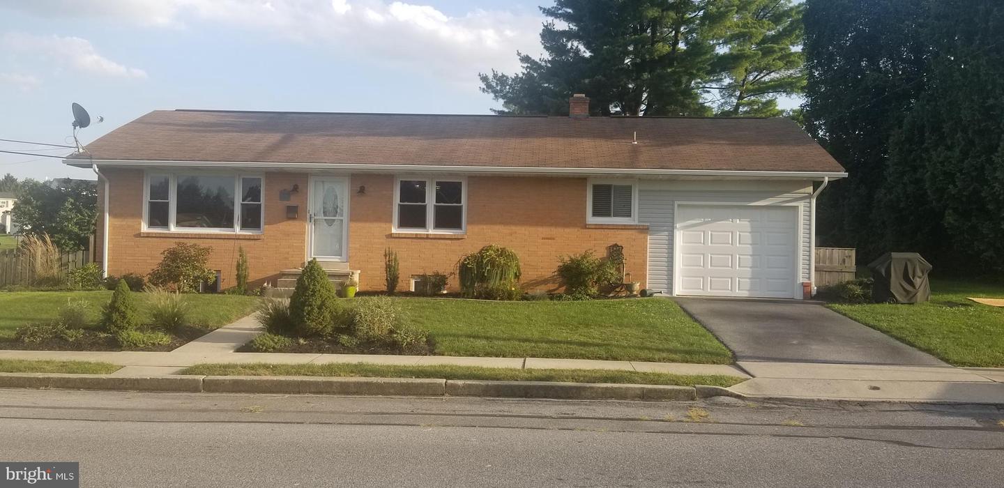 200 W Locust St, Cleona, PA 17042 MLS PALN108638 Coldwell Banker