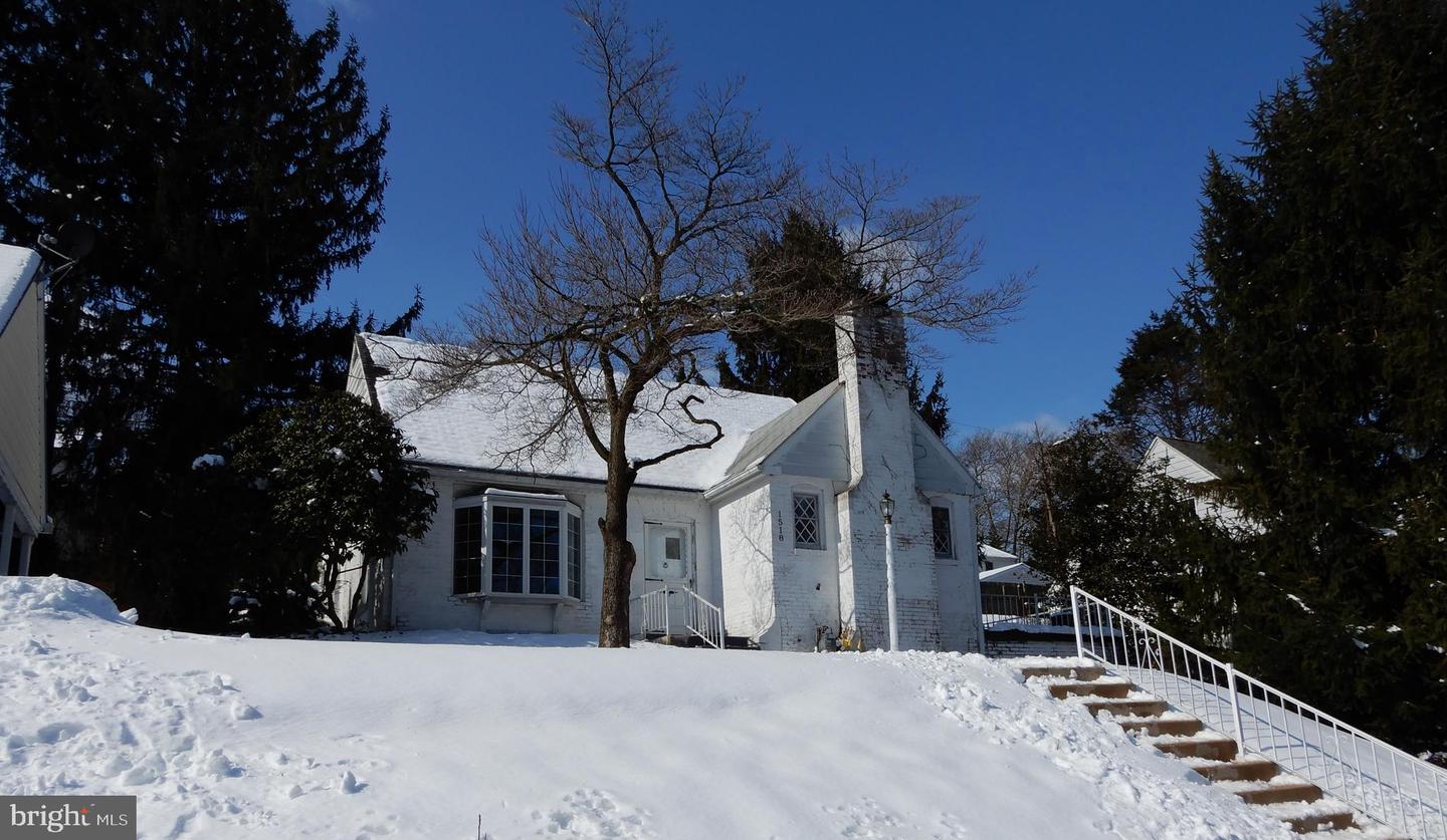 1518 Old Farm Ln, York, PA 17403 - MLS PAYK111354 - Coldwell Banker