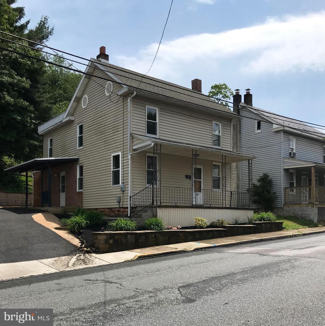 131 S Main St, Yoe, PA 17313 MLS PAYK138718 Coldwell Banker