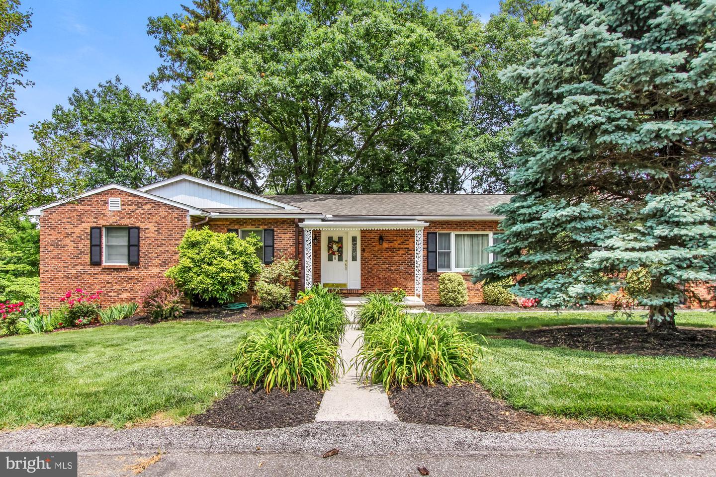 198 S Strathcona Dr, York, PA 17403 MLS PAYK2000178 Coldwell Banker