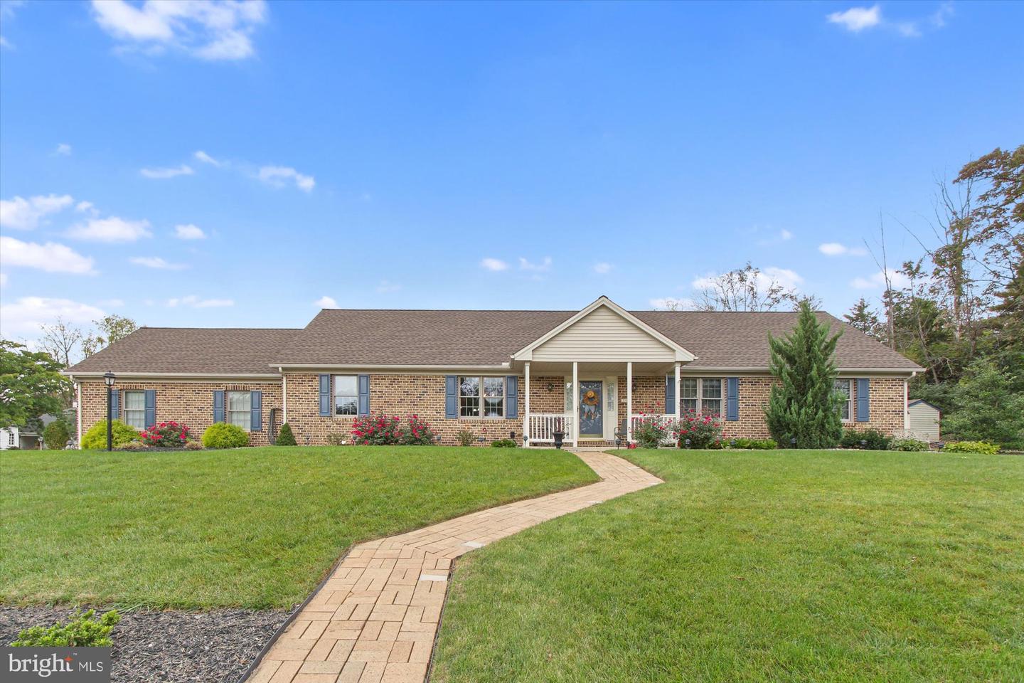 760 Weldon Dr, York, PA 17404 MLS PAYK2008156 Coldwell Banker