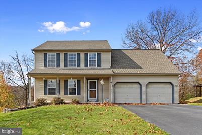 50 Burberry Ln, Mount Wolf, PA 17347 - MLS PAYK2009358 - Coldwell Banker