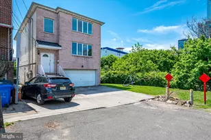 7 Vine St, Jersey City, NJ 07306 - Photo 1