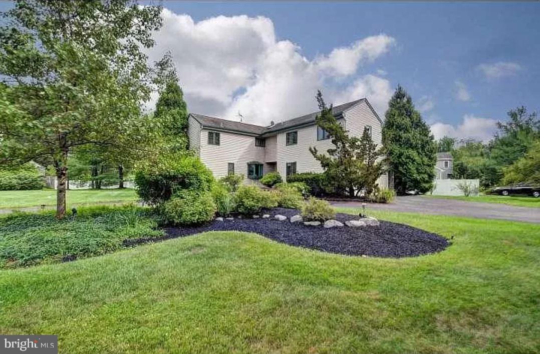 15 Arnold Dr, Princeton Junction, NJ 08550 MLS NJME2014900 Coldwell