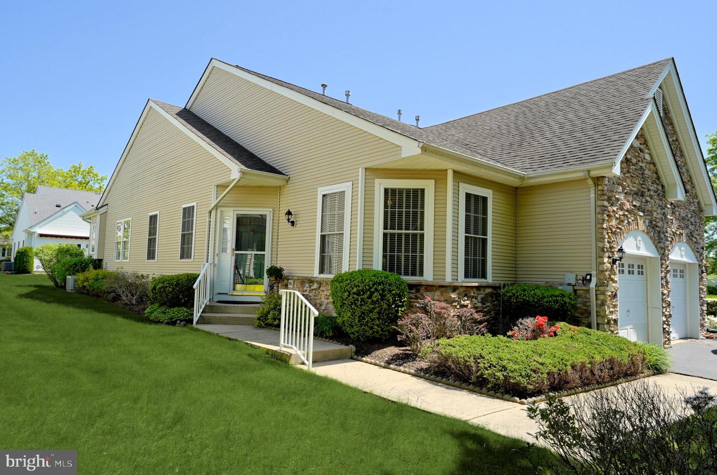 92 Meadowlark Dr, Hamilton Township, NJ 08690 MLS NJME2016846