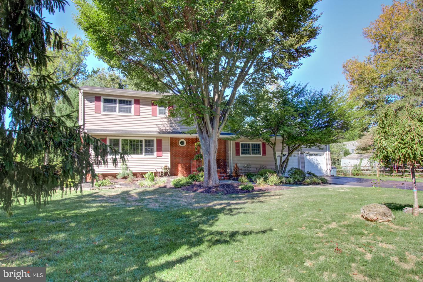 4 Debbie Ln, Hightstown, NJ 08520 MLS NJME2022848 Coldwell Banker