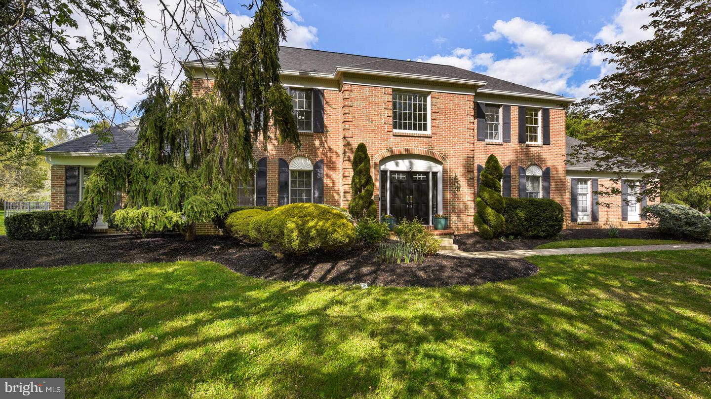 5 Norfolk Dr, Princeton Junction, NJ 08550 MLS NJME2028474 Coldwell