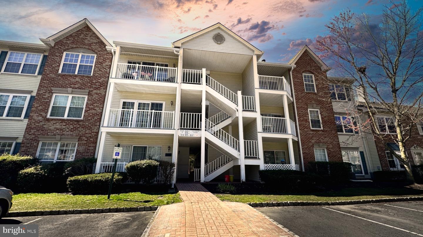 37 Chambord Ct, Hamilton Township, NJ 08619 MLS NJME2028752