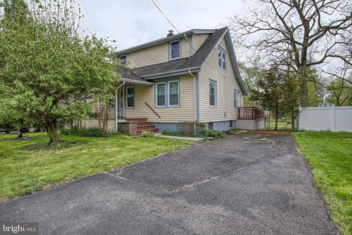 110 Wyckoff Mills Rd, Hightstown, NJ 08520 MLS NJME2029098 Coldwell