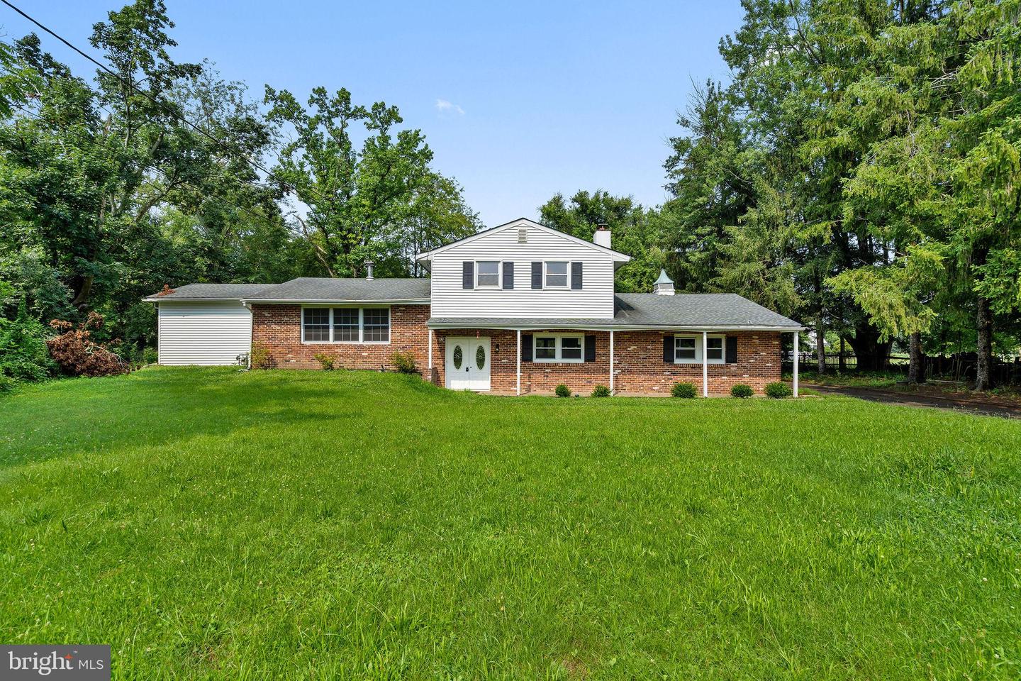 12 Rabbit Hill Rd, Princeton Junction, NJ 08550 MLS NJME2031330