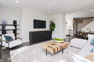 113 Stoutsburg Blvd, Pennington, NJ 08534 - Photo 1