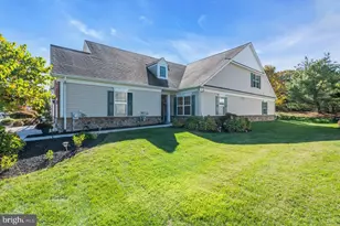 239 Sparrow Dr, Hamilton Township, NJ 08690 - Photo 1