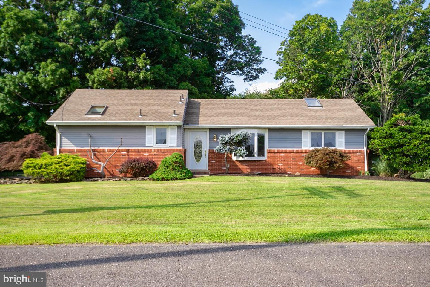 75 Herbert Rd, Upper Freehold Township, NJ 08691 MLS NJMM2000110