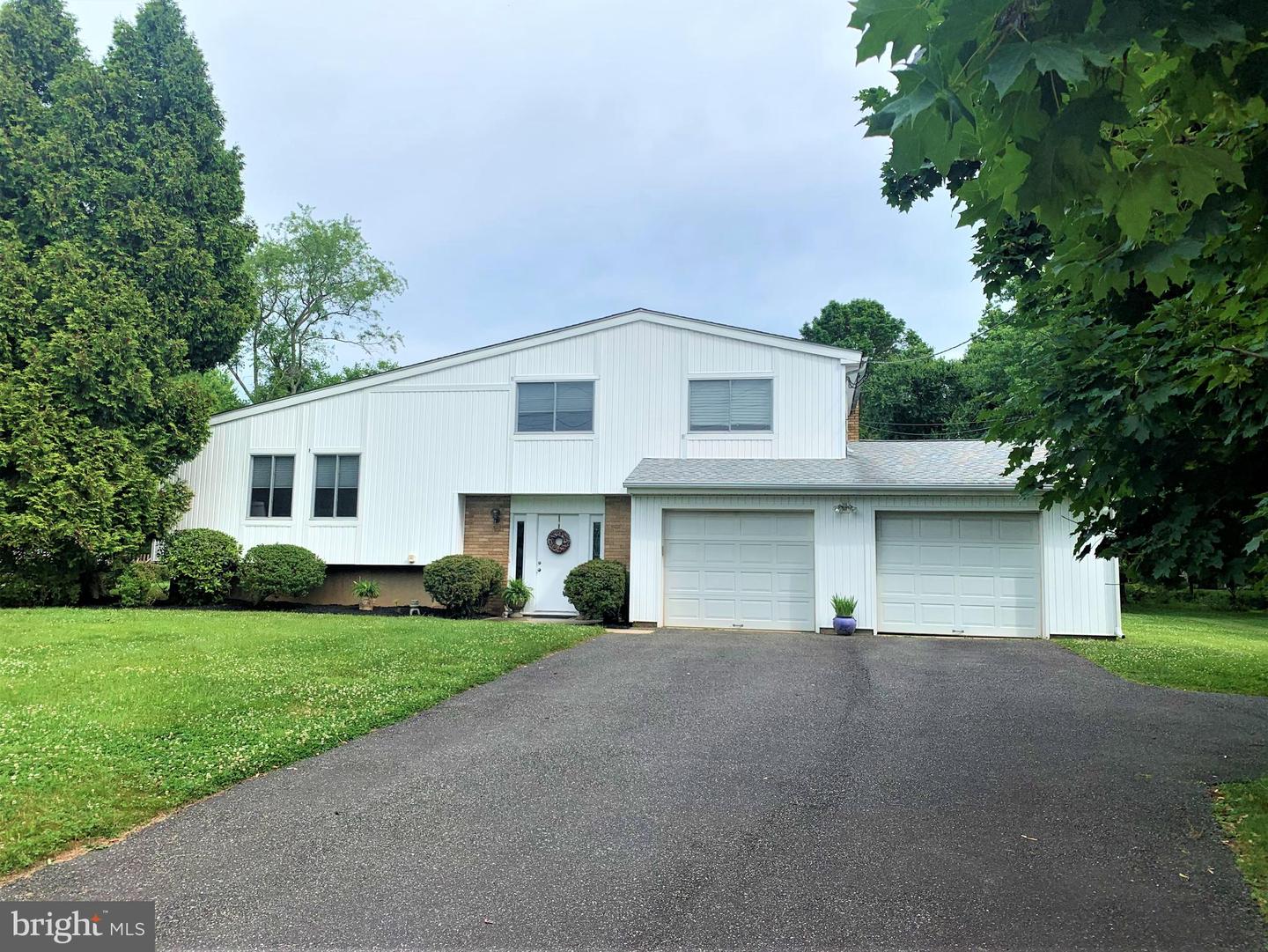 694 Ridge Rd, Monmouth Junction, NJ 08852 MLS NJMX2002638 Coldwell