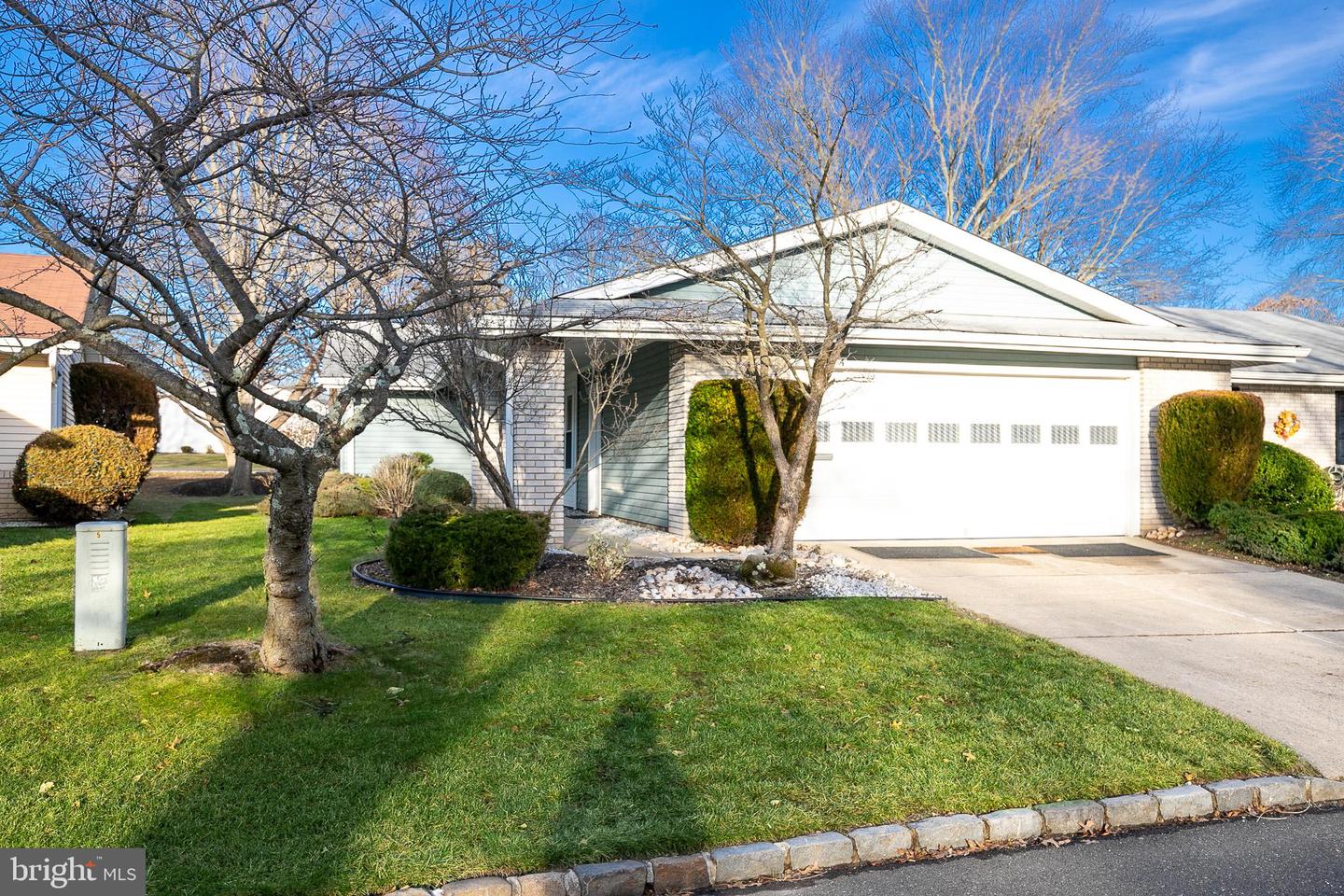 295 Yardley Dr, Monroe Township, NJ 08831 MLS NJMX2003880 Coldwell