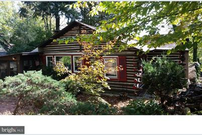 8 Lake Dr Mount Laurel Nj 08054 Mls 1001768297 Coldwell Banker