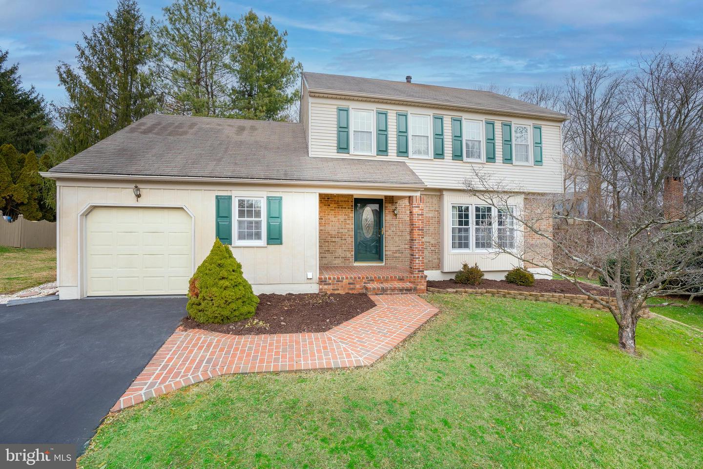 8 Stone Barn Dr, Hockessin, DE 19707 MLS DENC2014826 Coldwell Banker