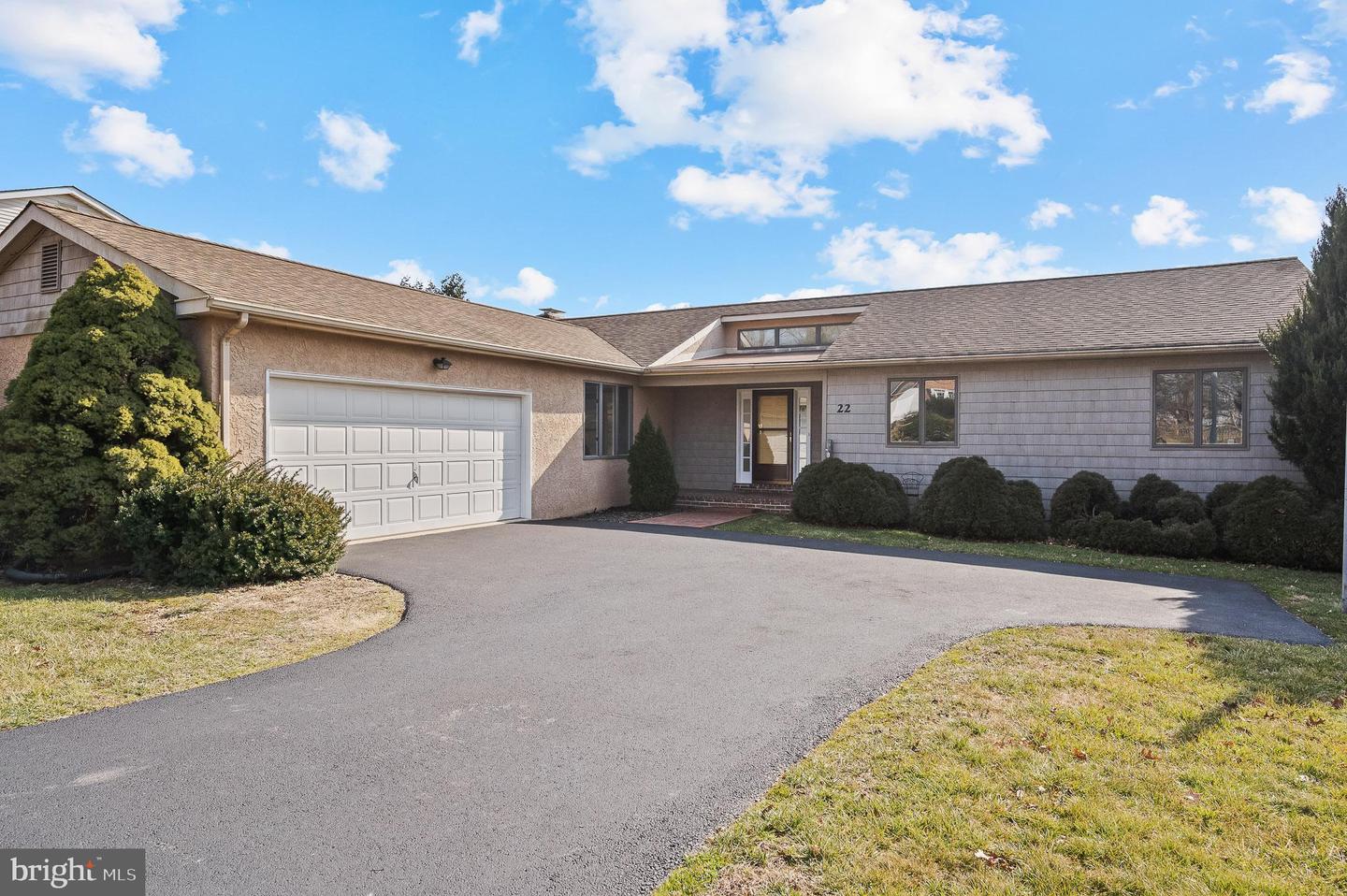 22 Staten Dr, Hockessin, DE 19707 MLS DENC2037780 Coldwell Banker