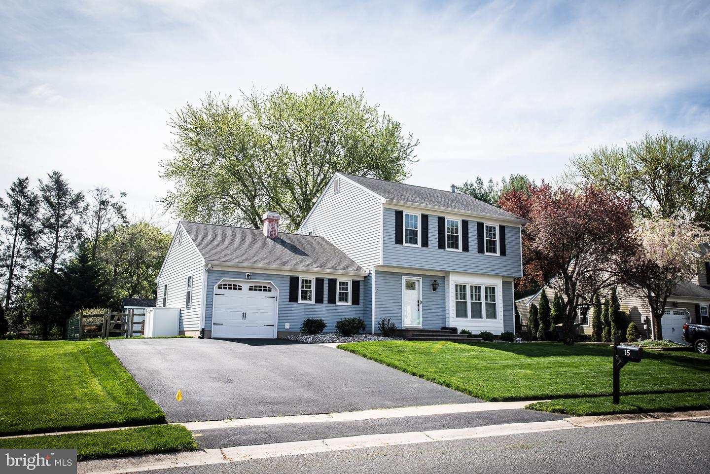 15 Woodridge Dr, Hockessin, DE 19707 MLS DENC2041388 Coldwell Banker