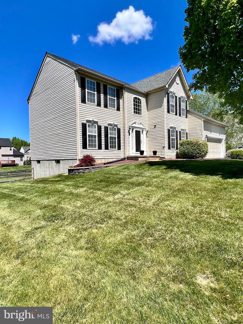 8 Whirlaway Dr, Bear, DE 19701 MLS DENC2041624 Coldwell Banker