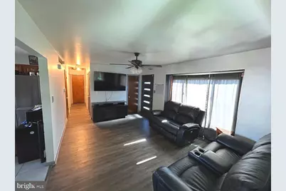 425 Pleasant Street E, Hammonton, NJ 08037 - Photo 1