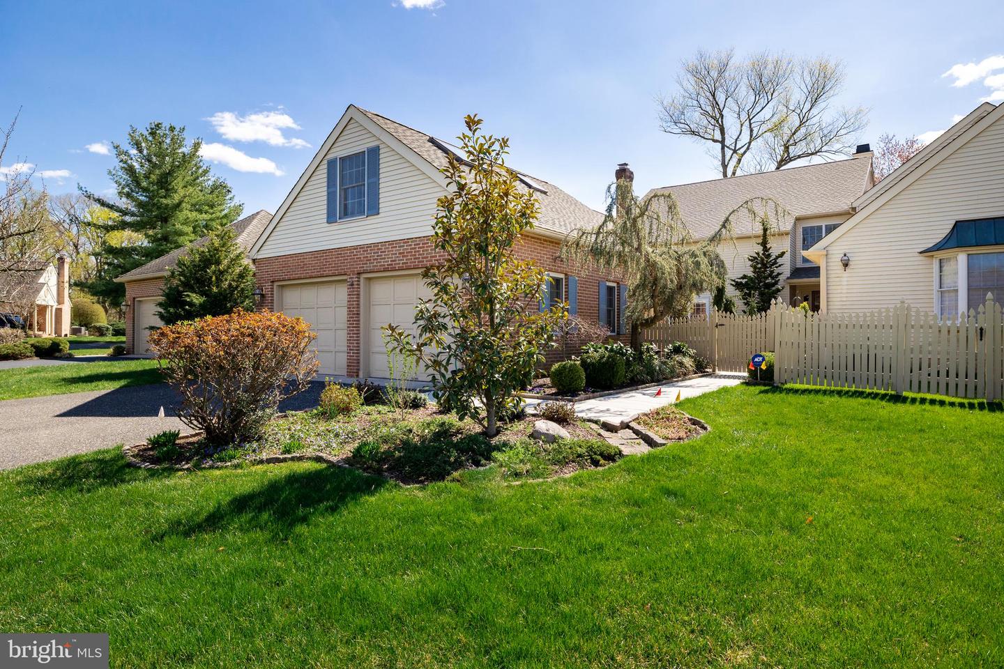 422 Windrow Clusters Dr, Moorestown, NJ 08057 MLS NJBL2015824