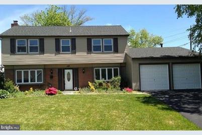 158 Twin Hill Drive, Willingboro, NJ 08046 - Photo 1