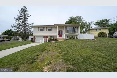29 Holyoke Drive, Delran, NJ 08075 - Photo 1