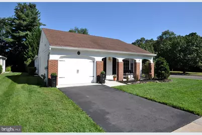 2 Newbury Drive, Southampton, NJ 08088 - Photo 1