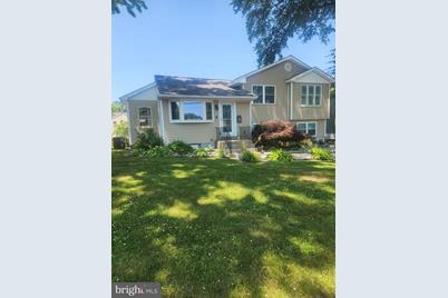 130 Edwards Drive, Gloucester City, NJ 08030 - Photo 1