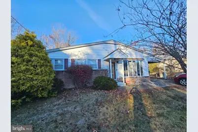 811 Aston Martin Drive, Lindenwold, NJ 08021 - Photo 1