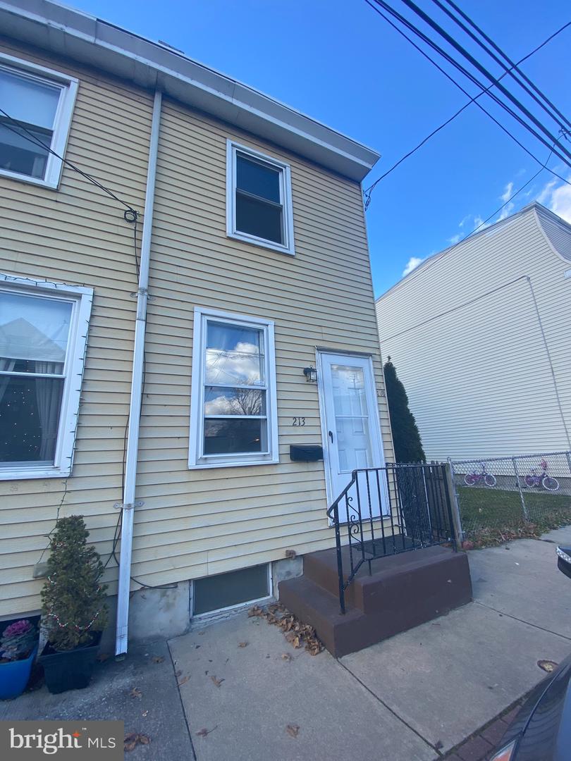 213 S King St, Gloucester City, NJ 08030 - MLS NJCD411858 - Coldwell Banker