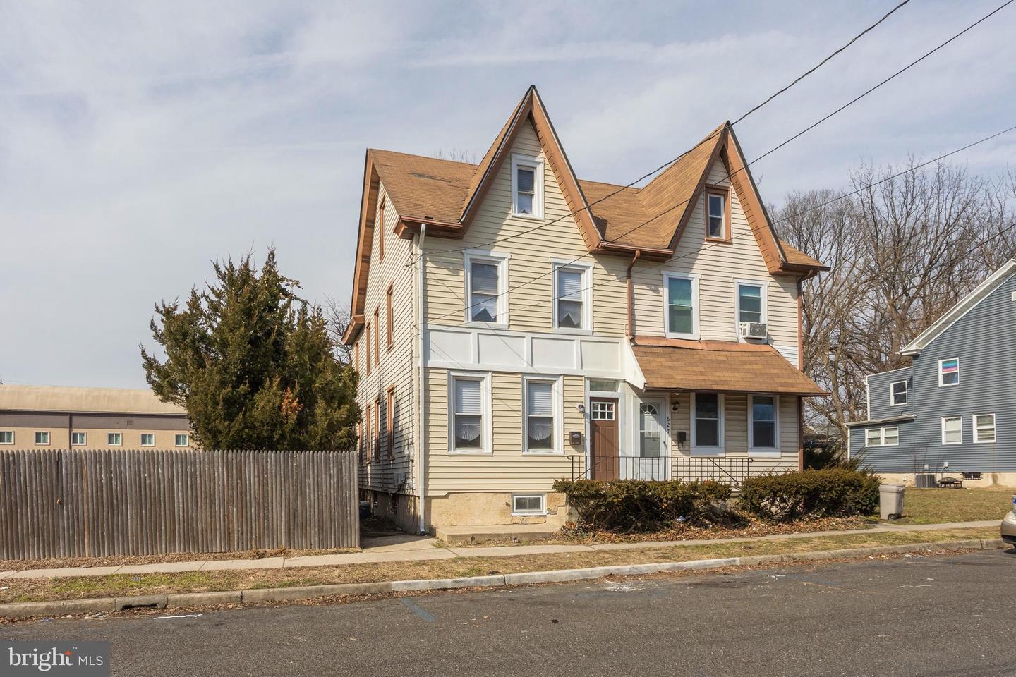 625 Green St, Woodbury, NJ 08096 MLS NJGL2011876 Coldwell Banker