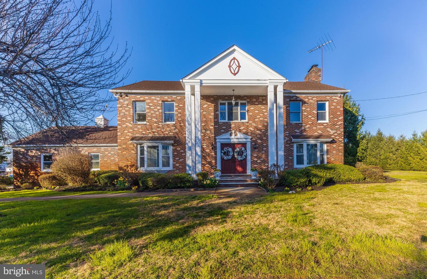 520 Lakeview Dr, Swedesboro, NJ 08085 MLS NJGL2027958 Coldwell Banker