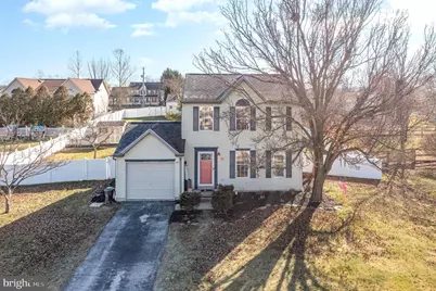 72 Dickinson Drive, Hanover, PA 17331 - Photo 1